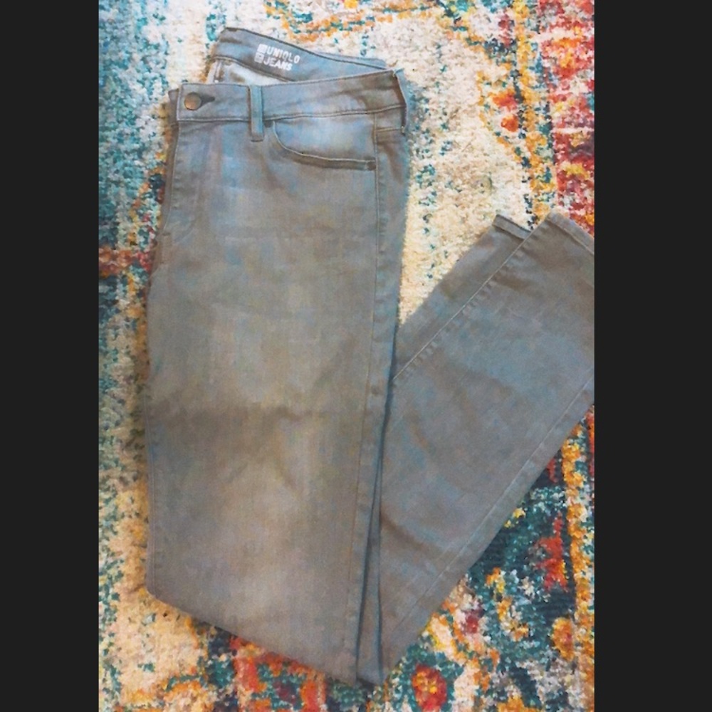 ⚡️UNIQLO Gray Denim Jeans⚡️